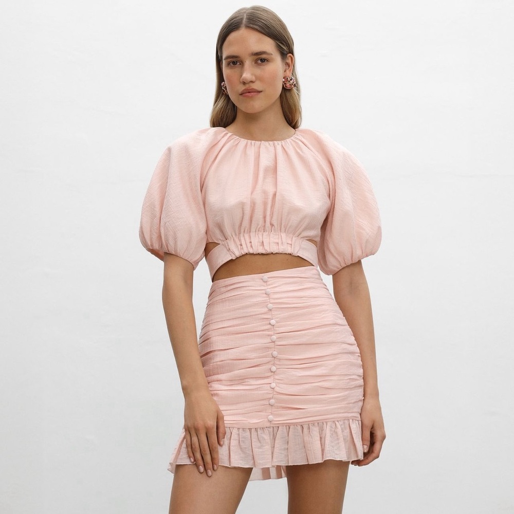 The most stunning blouse and skirt set, looks like brand new !!